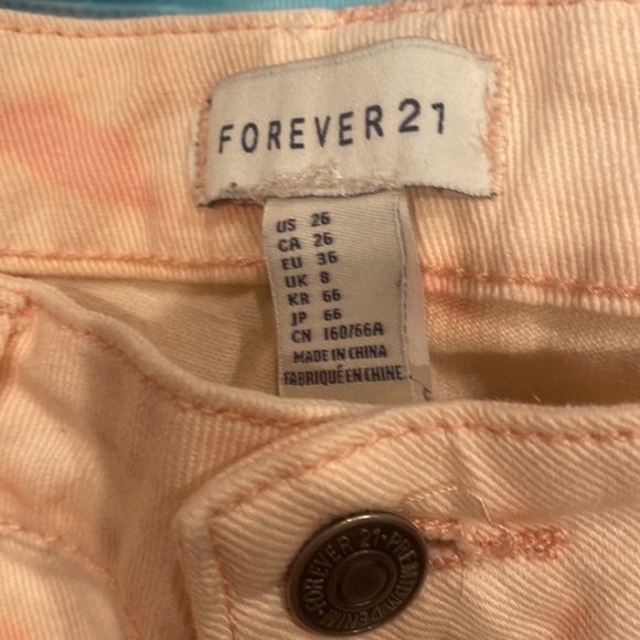 MTV tie dye hoodie (Xs) and forever 21 cut off shorts size 26 - Picture 3 of 4